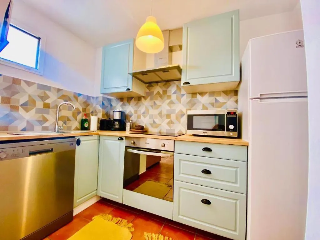 Golden Wave Villa Коральео
